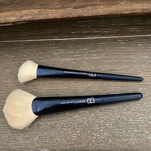 Beautycounter Powder Brush and Blush/Bronzer brush - (2 brushes) EUC